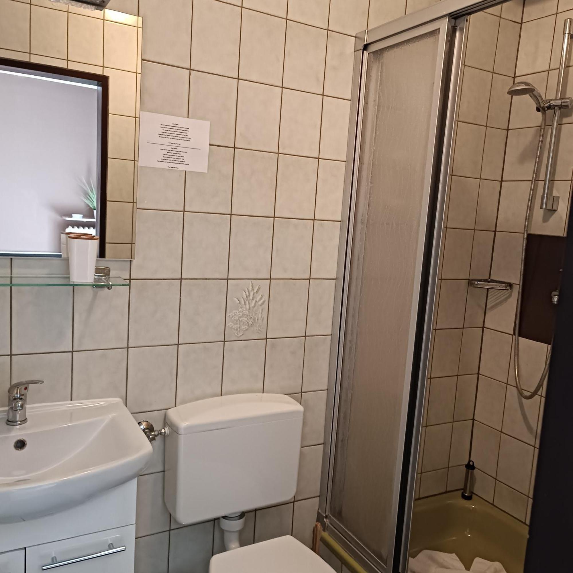 Hotel Ari Кайзерслаутерн Экстерьер фото