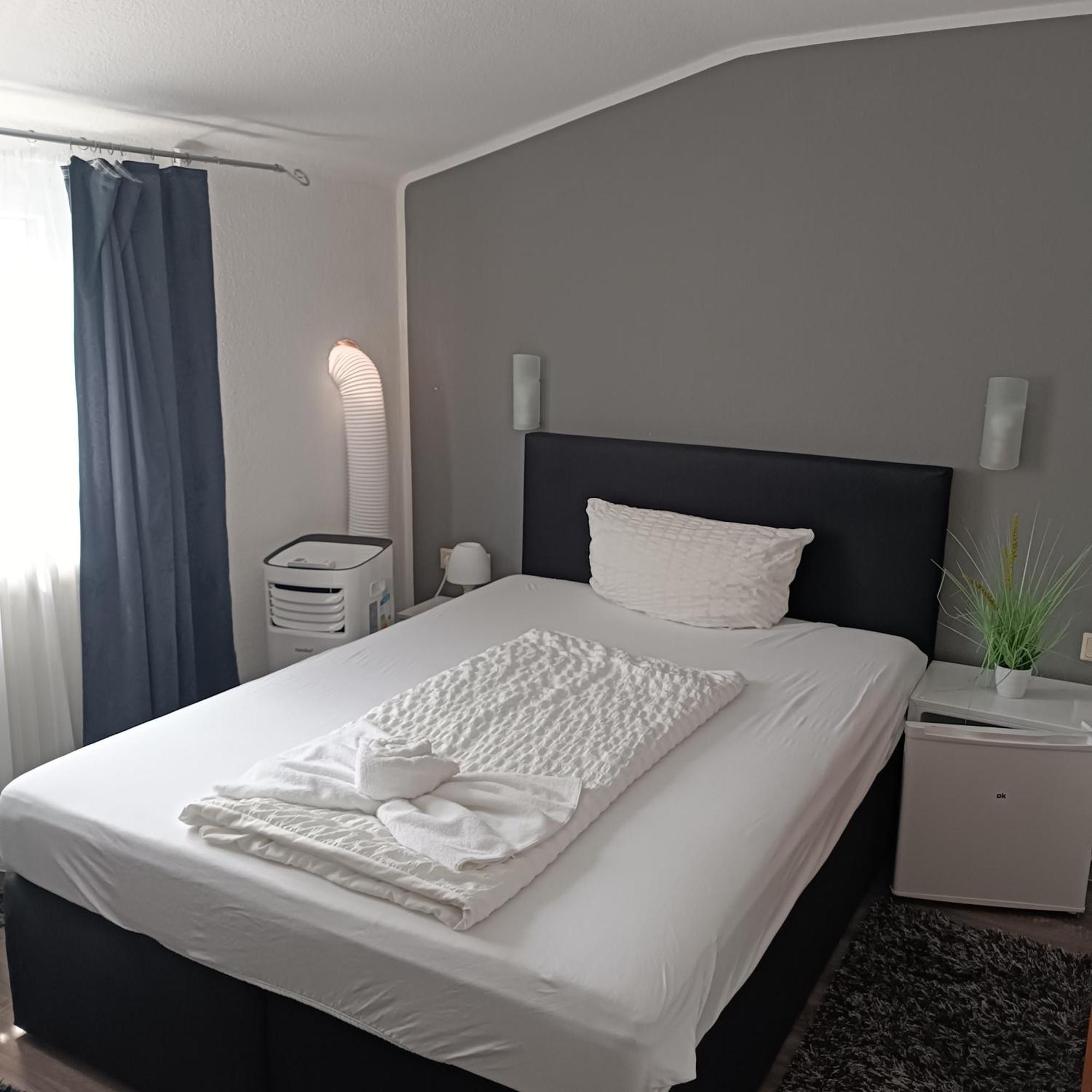Hotel Ari Кайзерслаутерн Экстерьер фото