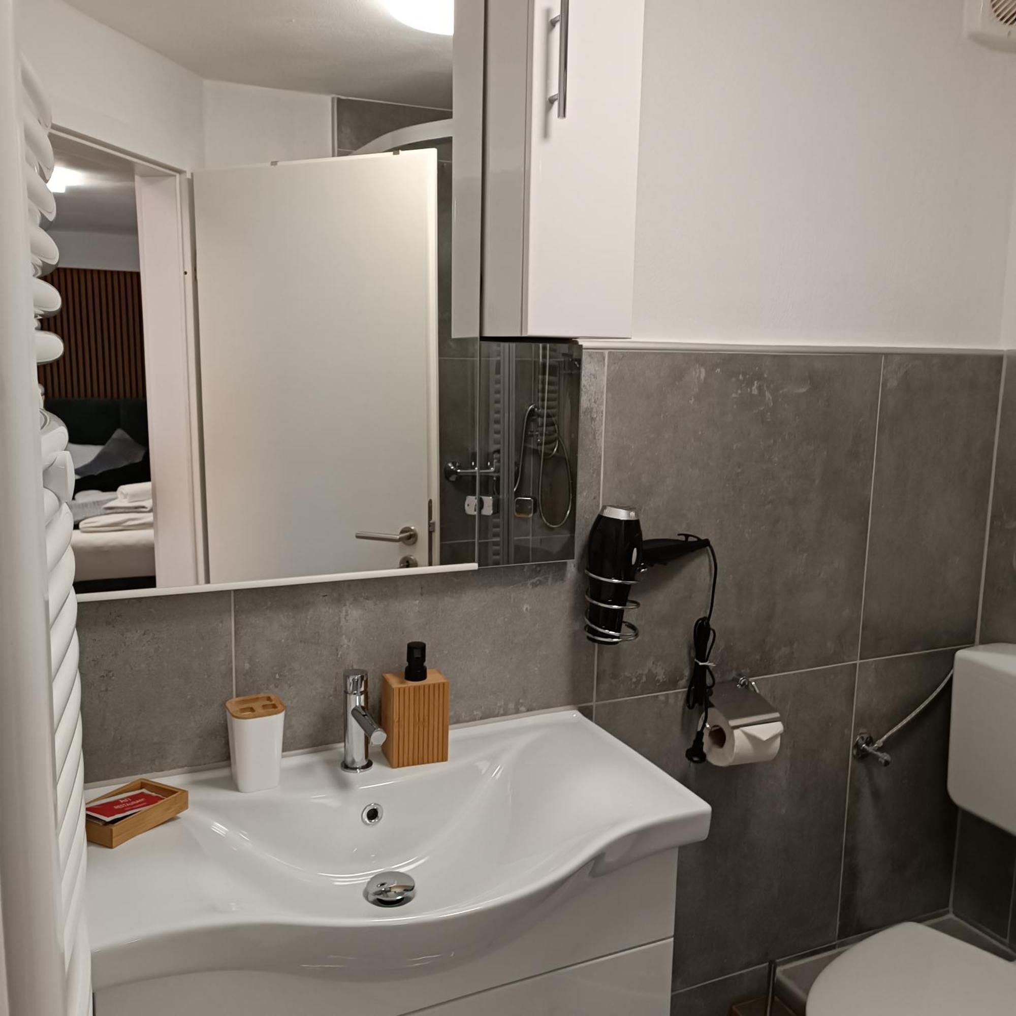 Hotel Ari Кайзерслаутерн Экстерьер фото